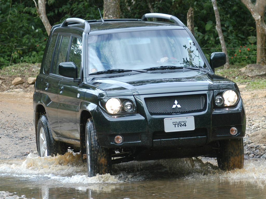 mitsubishi_pajero_tr4