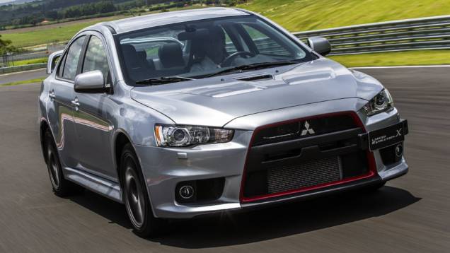 Mitsubishi Lancer Evo X John Easton: o modelo mais recente desta lista é também a série de despedida do carro; serão vendidas apenas 100 unidades modificadas pelo preparador mais renomado de Lancer Evo do mundo Mitsubishi Lancer Evo X John Easton: o modelo mais recente desta lista é também a série de despedida do carro; serão vendidas apenas 100 unidades modificadas pelo preparador mais renomado de Lancer Evo do mundo