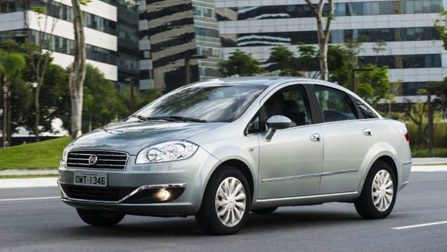 Com uma leve reestilização, o Linea 2015 chega às concessionárias Fiat | <a href="https://preprod.quatrorodas.abril.com.br/noticias/fabricantes/reestilizado-linea-chega-r-55-850-778473.shtml" rel="migration">Leia mais</a> | <a href="https://preprod.quatrorodas.abril.com.br/carros/impresso" rel="migration"></a> Com uma leve reestilização, o Linea 2015 chega às concessionárias Fiat | <a href="https://preprod.quatrorodas.abril.com.br/noticias/fabricantes/reestilizado-linea-chega-r-55-850-778473.shtml" rel="migration">Leia mais</a> | <a href="https://preprod.quatrorodas.abril.com.br/carros/impresso" rel="migration"></a>