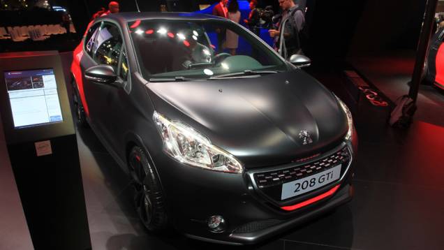 Peugeot 208 GTI 30th Edition | <a href="https://preprod.quatrorodas.abril.com.br/noticias/saloes/paris-2014/peugeot-revela-novas-fotos-208-gti-30th-800475.shtml" rel="migration">Leia mais</a> | <a href="https://preprod.quatrorodas.abril.com.br/galerias/saloes/paris/2014/direto-salao-paris" rel="migration"></a> Peugeot 208 GTI 30th Edition | <a href="https://preprod.quatrorodas.abril.com.br/noticias/saloes/paris-2014/peugeot-revela-novas-fotos-208-gti-30th-800475.shtml" rel="migration">Leia mais</a> | <a href="https://preprod.quatrorodas.abril.com.br/galerias/saloes/paris/2014/direto-salao-paris" rel="migration"></a>