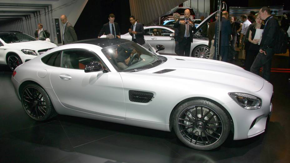 Mercedes AMG GT | <a href="https://preprod.quatrorodas.abril.com.br/noticias/saloes/paris-2014/mercedes-benz-revela-amg-gt-799359.shtml" rel="migration">Leia mais</a> | <a href="https://preprod.quatrorodas.abril.com.br/galerias/saloes/paris/2014/direto-salao-paris-parte-2-803962.shtml" rel="migration">Ve</a>