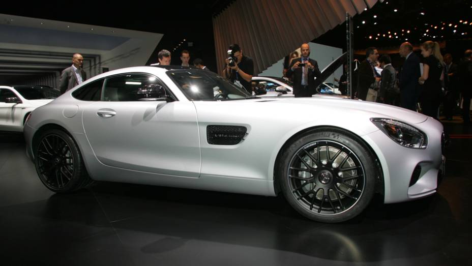 Mercedes AMG GT | <a href="https://preprod.quatrorodas.abril.com.br/noticias/saloes/paris-2014/mercedes-benz-revela-amg-gt-799359.shtml" rel="migration">Leia mais</a> | <a href="https://preprod.quatrorodas.abril.com.br/galerias/saloes/paris/2014/direto-salao-paris-parte-2-803962.shtml" rel="migration">Ve</a>