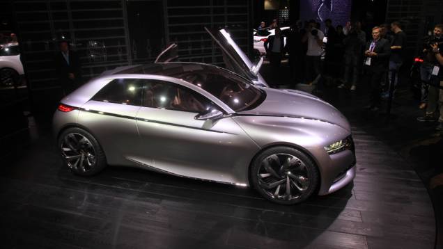 Divine DS concept | <a href="https://preprod.quatrorodas.abril.com.br/noticias/saloes/paris-2014/citroen-cria-conceito-futurista-divine-ds-798916.shtml" rel="migration">Leia mais</a> | <a href="https://preprod.quatrorodas.abril.com.br/galerias/saloes/paris/2014/direto-salao-paris-parte-2-" rel="migration"></a> Divine DS concept | <a href="https://preprod.quatrorodas.abril.com.br/noticias/saloes/paris-2014/citroen-cria-conceito-futurista-divine-ds-798916.shtml" rel="migration">Leia mais</a> | <a href="https://preprod.quatrorodas.abril.com.br/galerias/saloes/paris/2014/direto-salao-paris-parte-2-" rel="migration"></a>