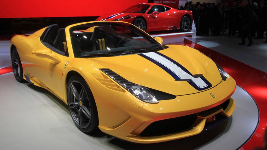 Ferrari 458 Speciale A | <a href="https://preprod.quatrorodas.abril.com.br/noticias/saloes/paris-2014/ferrari-divulga-imagens-458-speciale-aperta-802402.shtml" rel="migration">Leia mais</a> | <a href="https://preprod.quatrorodas.abril.com.br/galerias/saloes/paris/2014/direto-salao-paris-p" rel="migration"></a>