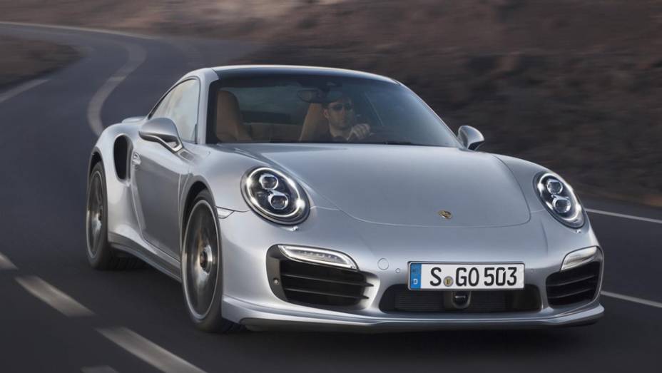 Com apresentação agendada para o Salão de Frankfurt, eles ocupam o topo da linha 911 | <a href="https://preprod.quatrorodas.abril.com.br/carros/lancamentos//porsche-911-turbo-911-turbo-s-740375.shtml" rel="migration">Leia mais</a>