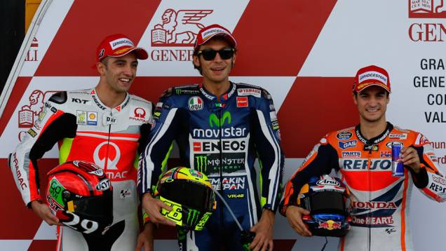 Valentino Rossi larga na pole do GP de Valência. | <a href="https://preprod.quatrorodas.abril.com.br/moto/noticias/motogp-rossi-pole-ultima-corrida-ano-810756.shtml" rel="migration">Leia mais</a> Valentino Rossi larga na pole do GP de Valência. | <a href="https://preprod.quatrorodas.abril.com.br/moto/noticias/motogp-rossi-pole-ultima-corrida-ano-810756.shtml" rel="migration">Leia mais</a>