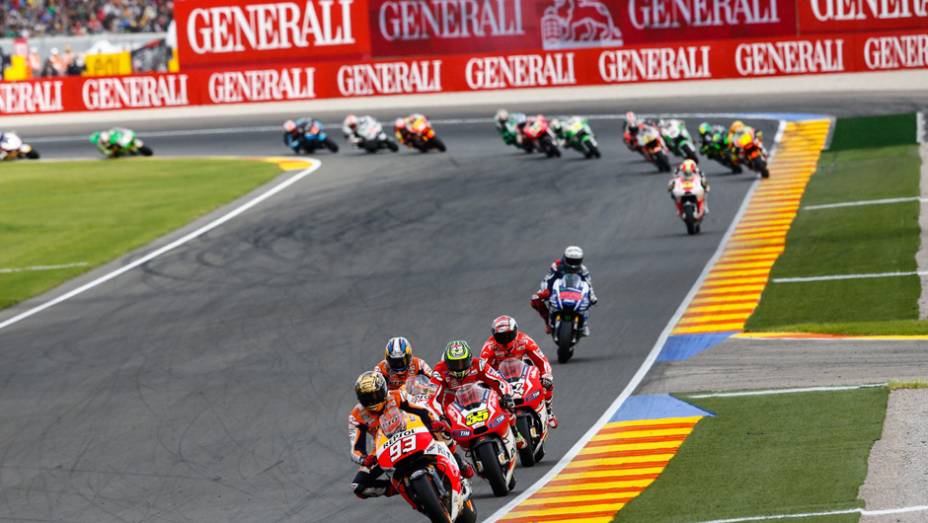 Valência foi o palco da última etapa da temporada 2014 da MotoGP. | <a href="https://preprod.quatrorodas.abril.com.br/moto/noticias/motogp-marquez-vence-quebra-recorde-vitoria-temporada-811357.shtml" rel="migration">Leia mais</a>