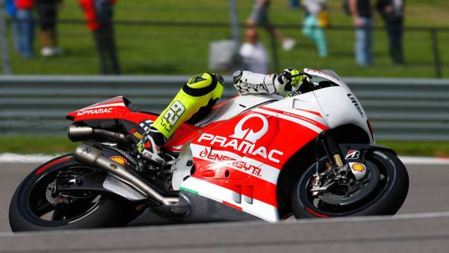 Galeria de Quatro Rodas da MotoGP - Austin (sexta) - Andrea Iannone | <a href="https://preprod.quatrorodas.abril.com.br/moto/noticias/marc-marquez-mais-rapido-dia-eua-779637.shtml" rel="migration">Leia mais</a> Galeria de Quatro Rodas da MotoGP - Austin (sexta) - Andrea Iannone | <a href="https://preprod.quatrorodas.abril.com.br/moto/noticias/marc-marquez-mais-rapido-dia-eua-779637.shtml" rel="migration">Leia mais</a>