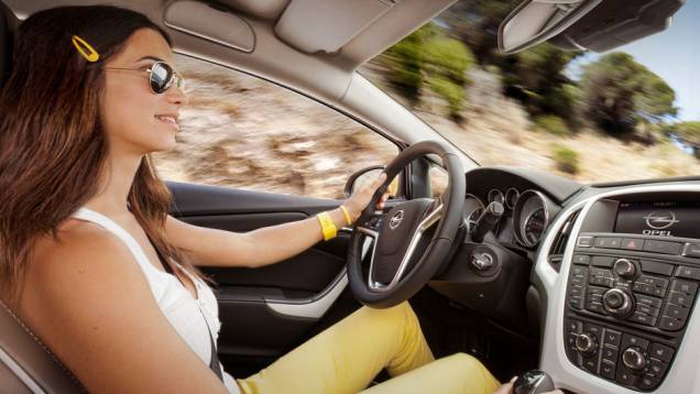 Versão baseada no Astra europeu terá quatro opções de motorização Versão baseada no Astra europeu terá quatro opções de motorização