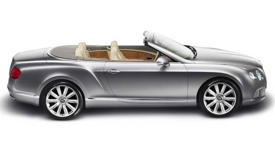 Sistema de tra&ccedil;&atilde;o nas quatro rodas foi aprimorado para uma melhor distribui&ccedil;&atilde;o | <a href="https://preprod.quatrorodas.abril.com.br/carros/lancamentos/bentley-continental-gtc-637536.shtml" rel="migration">Leia mais</a>