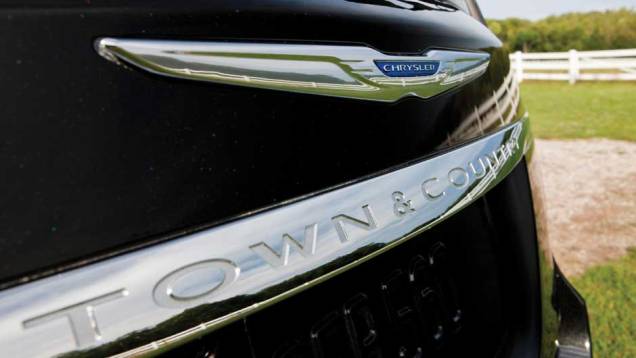 A Town & Country já está à venda no Brasil por 173.900 reais | <a href="https://preprod.quatrorodas.abril.com.br/carros/lancamentos/chrysler-town-country-638453.shtml" rel="migration">Leia mais</a> A Town & Country já está à venda no Brasil por 173.900 reais | <a href="https://preprod.quatrorodas.abril.com.br/carros/lancamentos/chrysler-town-country-638453.shtml" rel="migration">Leia mais</a>
