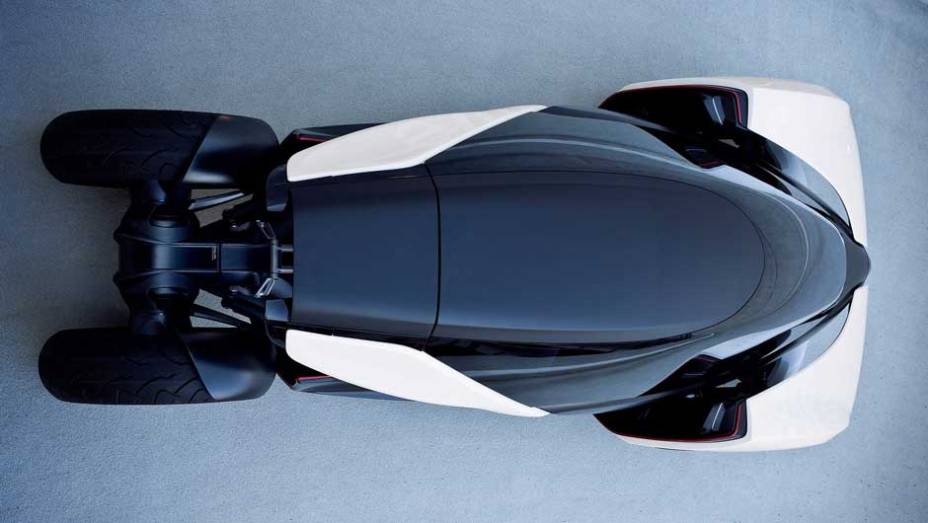 Equipado com motor el&eacute;trico de 49 cv, ele possui autonomia de 100 km