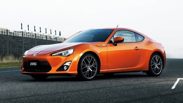 O cupê vai estrear no Salão de Tóquio | <a href="https://preprod.quatrorodas.abril.com.br/noticias/toyota-mostra-detalhes-gt-86-308379_p.shtml" rel="migration">Leia mais</a> O cupê vai estrear no Salão de Tóquio | <a href="https://preprod.quatrorodas.abril.com.br/noticias/toyota-mostra-detalhes-gt-86-308379_p.shtml" rel="migration">Leia mais</a>