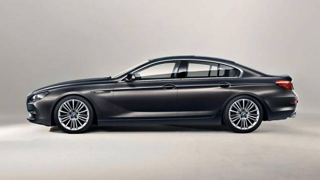 O carro se inspirou no conceito Gran Coupe, mostrado no Salão de Pequim de 2010 | <a href="https://preprod.quatrorodas.abril.com.br/saloes/genebra/2012/bmw-serie-g-gran-coupe-678484.shtml" rel="migration">Leia mais</a> O carro se inspirou no conceito Gran Coupe, mostrado no Salão de Pequim de 2010 | <a href="https://preprod.quatrorodas.abril.com.br/saloes/genebra/2012/bmw-serie-g-gran-coupe-678484.shtml" rel="migration">Leia mais</a>