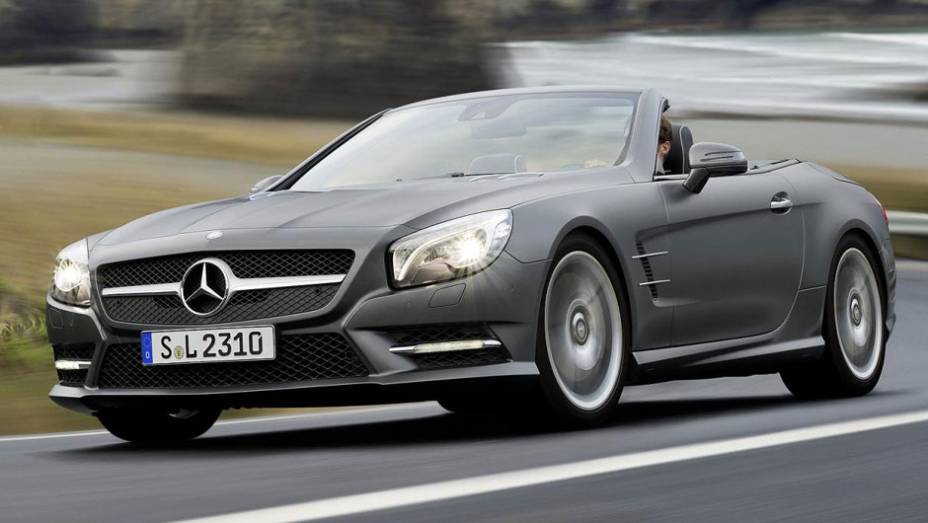 Nova geração do luxuoso conversível herda traços do SLS | <a href="https://preprod.quatrorodas.abril.com.br/carros/lancamentos/mercedes-benz-sl-652125.shtml" rel="migration">Leia mais</a>