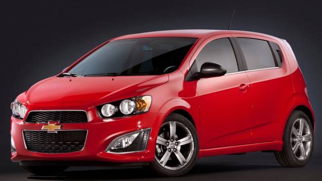 Modelo será mostrado no Salão de Detroit | <a href="https://preprod.quatrorodas.abril.com.br/noticias/chevrolet-revela-imagens-sonic-rs-310416_p.shtml" rel="migration">Leia mais</a> Modelo será mostrado no Salão de Detroit | <a href="https://preprod.quatrorodas.abril.com.br/noticias/chevrolet-revela-imagens-sonic-rs-310416_p.shtml" rel="migration">Leia mais</a>