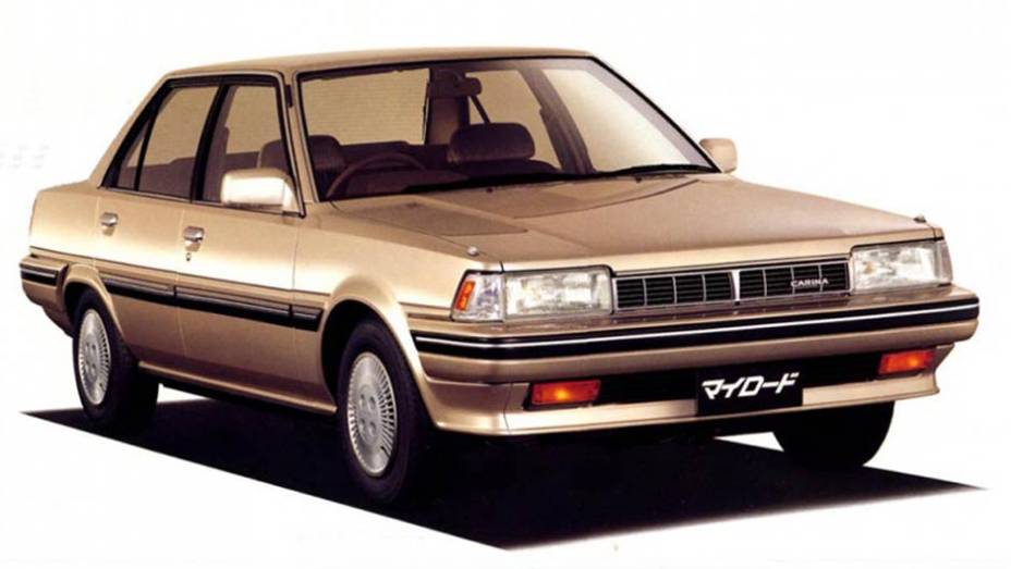 Dois anos mais tarde, o francês Michel Platini ganhou seu Carina por ter sido decisivo no trunfo da Juventus (ITA) sobre o Argentinos Jrs (ARG) Dois anos mais tarde, o francês Michel Platini ganhou seu Carina por ter sido decisivo no trunfo da Juventus (ITA) sobre o Argentinos Jrs (ARG)