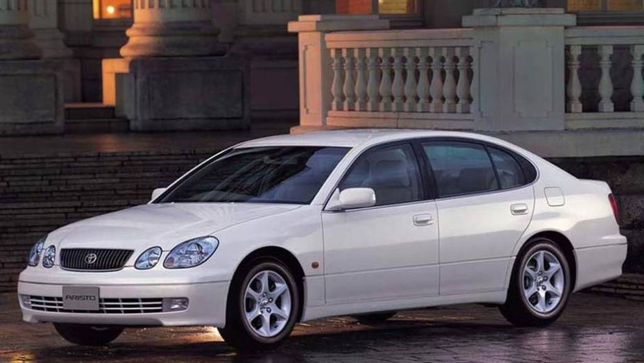 Em 1997, o sedã Aristo foi dado ao atacante Andreas Möller, que não marcou, mas teve uma atuação destacada na vitória do Borussia Dortmund (ALE) sobre o Cruzeiro (BRA) Em 1997, o sedã Aristo foi dado ao atacante Andreas Möller, que não marcou, mas teve uma atuação destacada na vitória do Borussia Dortmund (ALE) sobre o Cruzeiro (BRA)