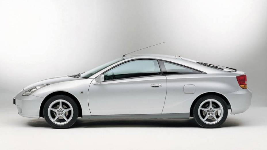 Na final de 1999, o galês Ryan Giggs voltou para casa de Celica após se destacar na vitória do Manchester United (ING) sobre o Palmeiras (BRA) por 1x0 Na final de 1999, o galês Ryan Giggs voltou para casa de Celica após se destacar na vitória do Manchester United (ING) sobre o Palmeiras (BRA) por 1x0