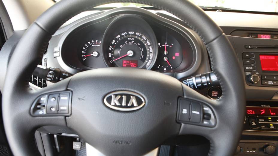 A expectativa da Kia é vender pouco mais de 14 mil Sportages em 2012 | <a href="https://preprod.quatrorodas.abril.com.br/carros/lancamentos/kia-sportage-flex-676497.shtml" rel="migration">Leia mais</a>