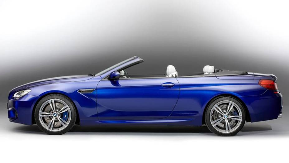 Quatro pessoas viajam com conforto (e rapidez) a bordo do novo esportivo da BMW | <a href="https://preprod.quatrorodas.abril.com.br/saloes/genebra/2012/bmw-m6-678571.shtml" rel="migration">Leia mais</a>