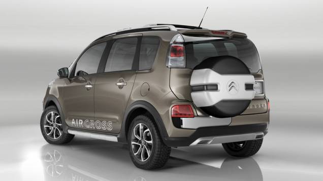 Estepe do SUV é assimétrico | <a href="https://preprod.quatrorodas.abril.com.br/carros/lancamentos/citroen-aircross-591224.shtml" rel="migration">Leia mais</a> Estepe do SUV é assimétrico | <a href="https://preprod.quatrorodas.abril.com.br/carros/lancamentos/citroen-aircross-591224.shtml" rel="migration">Leia mais</a>