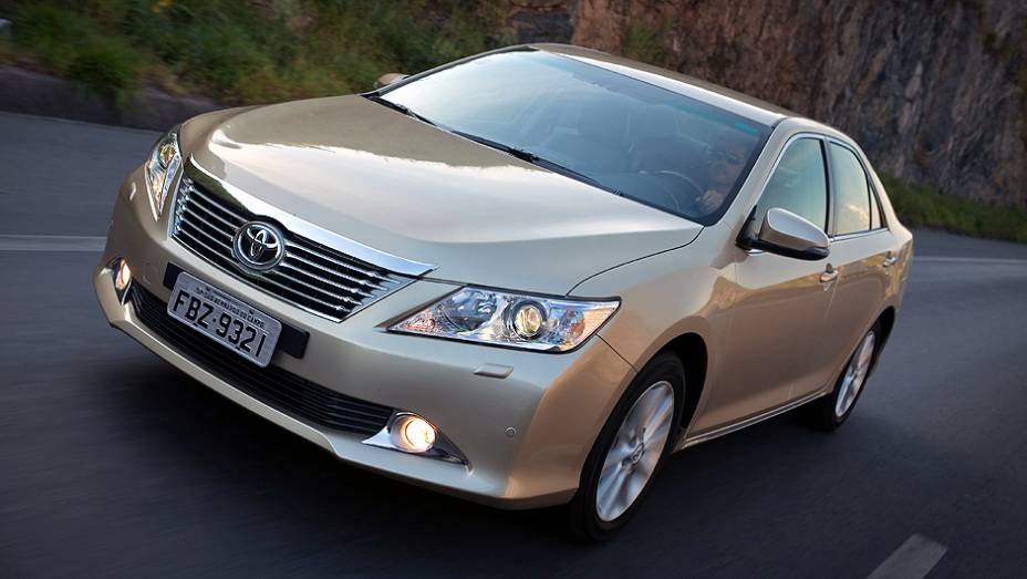 Sétima geração chega ao Brasil com design renovado | <a href="https://preprod.quatrorodas.abril.com.br/carros/lancamentos/toyota-camry-2013-679638.shtml" rel="migration">Leia mais</a> Sétima geração chega ao Brasil com design renovado | <a href="https://preprod.quatrorodas.abril.com.br/carros/lancamentos/toyota-camry-2013-679638.shtml" rel="migration">Leia mais</a>