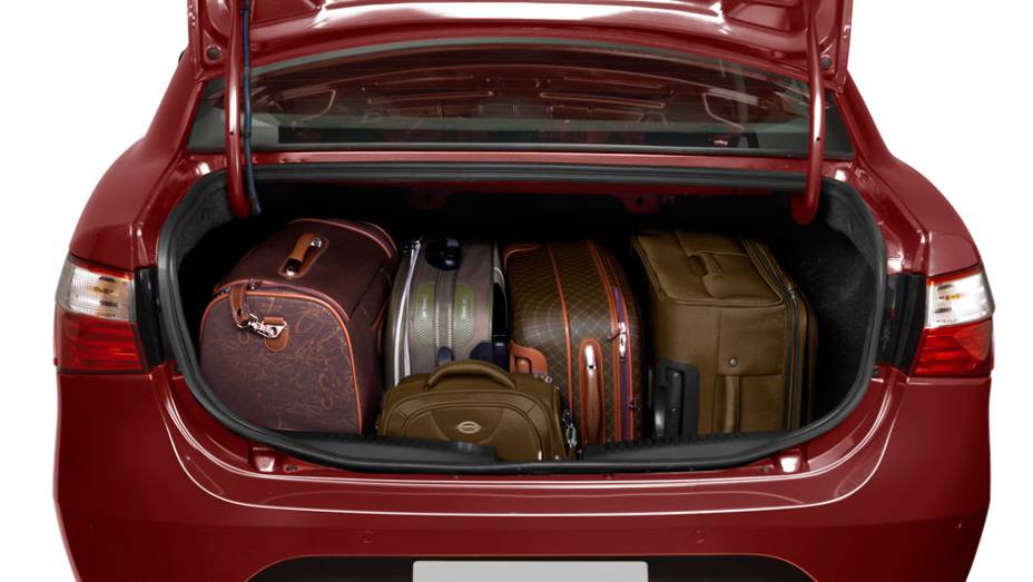 A capacidade do porta-malas cresceu: antes eram 500 litros, agora são 520 | <a href="https://preprod.quatrorodas.abril.com.br/carros/lancamentos/fiat-grand-siena-680146.shtml" rel="migration">Leia mais</a>