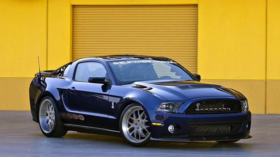 Modelo é o mais potente modelo já fabricado pela Shelby | <a href="https://preprod.quatrorodas.abril.com.br/saloes/nova-york/2012/ford-shelby-1000-680842.shtml" rel="migration">Leia mais</a>