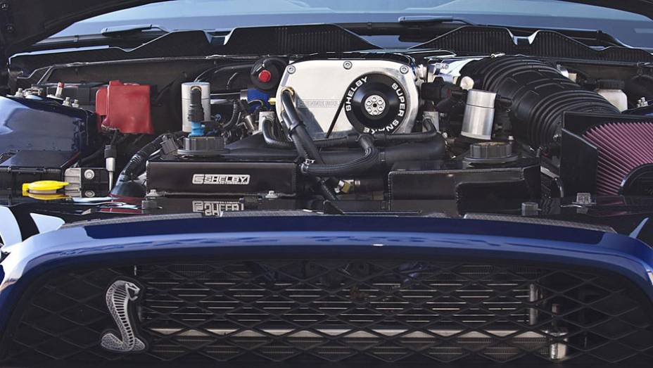 Produzido em vers&atilde;o limitada, o Shelby 1000 ter&aacute; pre&ccedil;o inicial de US$ 149.995 (cerca de R$ 273 mil) | <a href="https://preprod.quatrorodas.abril.com.br/saloes/nova-york/2012/ford-shelby-1000-680842.shtml" rel="migration">Leia mais</a>