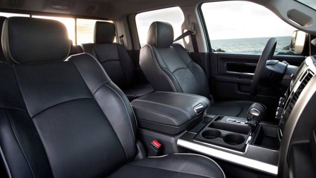 Preço sugerido do veículo é de 149.900 reais na região Sul e em SP | <a href="https://preprod.quatrorodas.abril.com.br/salao-do-automovel/2012/carros/2500-laramie-704034.shtml" rel="migration">Leia mais</a> Preço sugerido do veículo é de 149.900 reais na região Sul e em SP | <a href="https://preprod.quatrorodas.abril.com.br/salao-do-automovel/2012/carros/2500-laramie-704034.shtml" rel="migration">Leia mais</a>