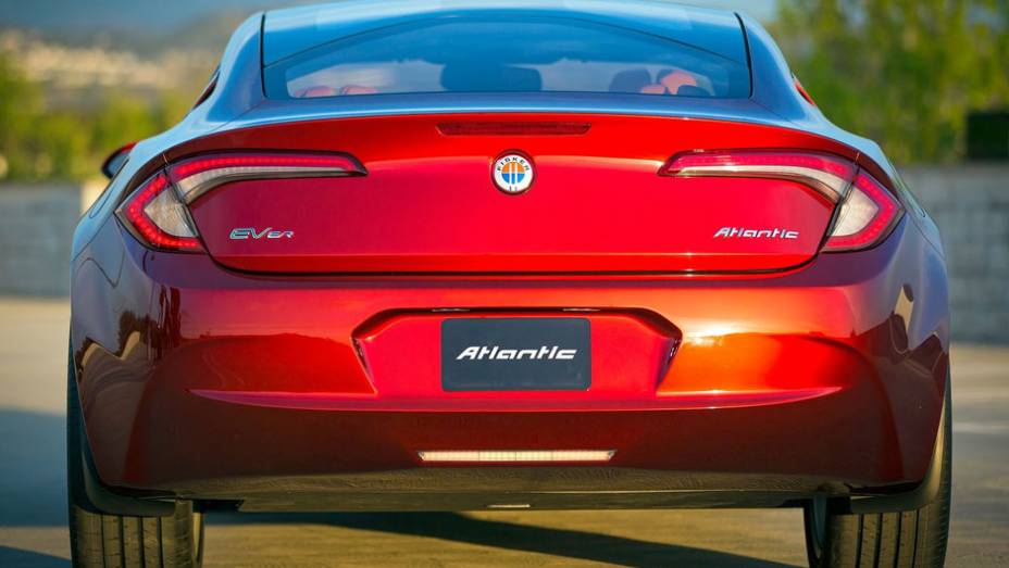Ve&iacute;culo, el&eacute;trico, ser&aacute; fabricado sobre nova plataforma | <a href="https://preprod.quatrorodas.abril.com.br/saloes/nova-york/2012/fisker-atlantic-681184.shtml" rel="migration">Leia mais</a>