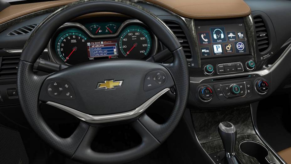 Interior &eacute; equipado com uma tela sens&iacute;vel ao toque de oito polegadas | <a href="https://preprod.quatrorodas.abril.com.br/saloes/nova-york/2012/chevrolet-impala-681135.shtml" rel="migration">Leia mais</a>
