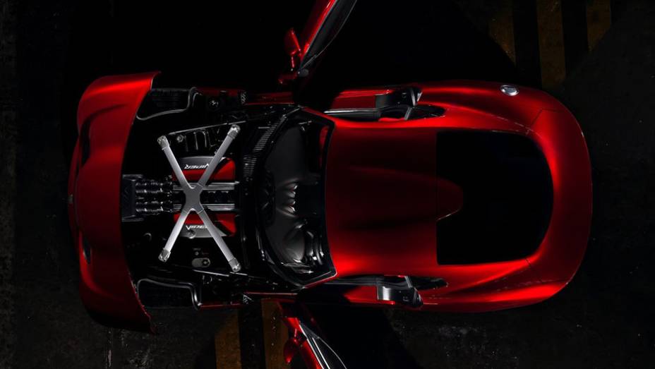 Motor teve pot&ecirc;ncia aumentada em 50 cavalos| <a href="https://preprod.quatrorodas.abril.com.br/saloes/nova-york/2012/srt-viper-681186.shtml" rel="migration">Leia mais</a>