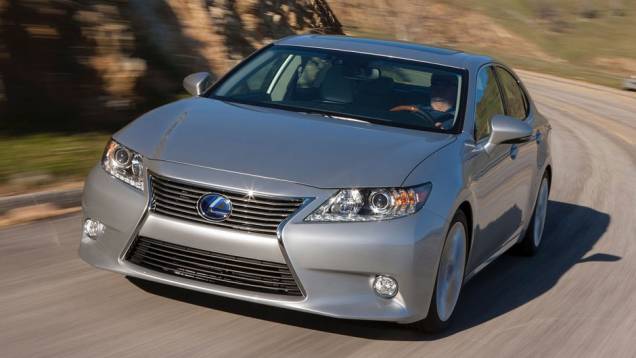 Modelo foi apresentado em Nova York sem grandes novidades em estilo | <a href="https://preprod.quatrorodas.abril.com.br/saloes/nova-york/2012/lexus-es-681238.shtml" rel="migration">Leia mais</a> Modelo foi apresentado em Nova York sem grandes novidades em estilo | <a href="https://preprod.quatrorodas.abril.com.br/saloes/nova-york/2012/lexus-es-681238.shtml" rel="migration">Leia mais</a>