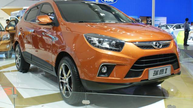 JAC SII | <a href="https://preprod.quatrorodas.abril.com.br/saloes/pequim/2012/jac-sii-682795.shtml" rel="migration">Leia mais</a> JAC SII | <a href="https://preprod.quatrorodas.abril.com.br/saloes/pequim/2012/jac-sii-682795.shtml" rel="migration">Leia mais</a>