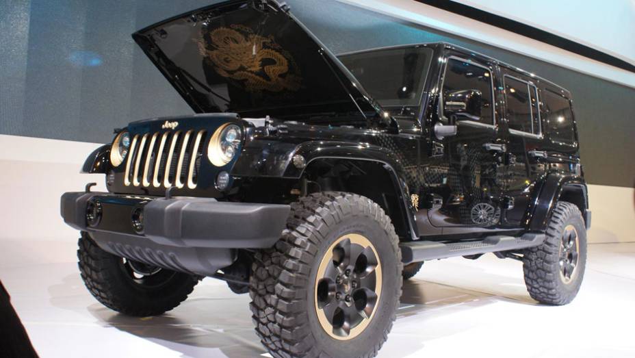 Jeep Wrangler Dragon Edition | <a href="https://preprod.quatrorodas.abril.com.br/galerias/saloes/pequim/2012/jeep-wrangler-dragon-682796.shtml" rel="migration">Veja mais fotos</a>