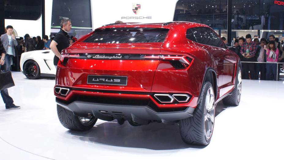 Lamborghini Urus Concept | <a href="https://preprod.quatrorodas.abril.com.br/galerias/saloes/pequim/2012/lamborghini-urus-concept-682718.shtml" rel="migration">Veja mais fotos</a>