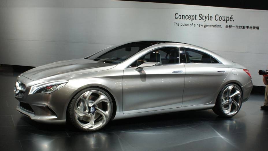 Mercedes-Benz Concept Style Coupé | <a href="https://preprod.quatrorodas.abril.com.br/galerias/saloes/pequim/2012/csc-682392.shtml" rel="migration">Veja mais fotos</a>