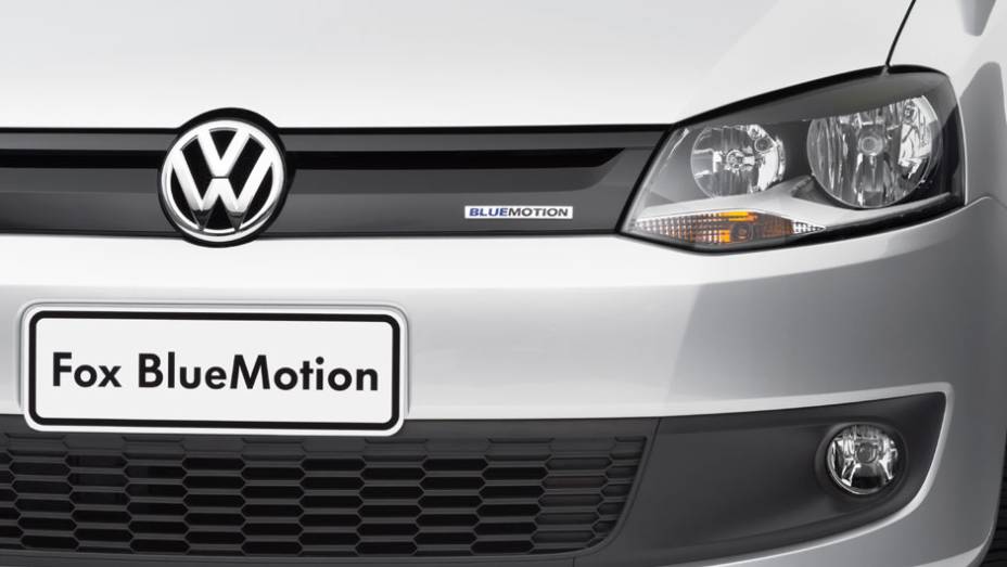 Grade frontal e inferior estão mais aerodinâmicas | <a href="https://preprod.quatrorodas.abril.com.br/carros/lancamentos/vw-fox-bluemotion-683155.shtml" rel="migration">Leia mais</a>