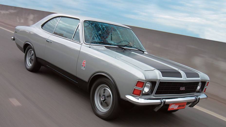 Ícone da GM, o Opala SS era o sonho da molecada daquele tempo, que sonhava em acelerar o vigoroso motor 4.1 pelas ruas e avenidas | <a href="https://preprod.quatrorodas.abril.com.br/classicos/faixa/opala-ss-melhor-esportivo-nacional-683530.shtml" rel="migration">Leia mais</a>