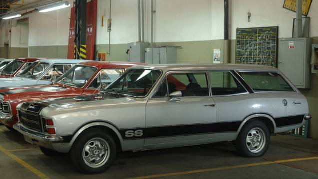 Até a perua Caravan ganhou uma versão SS em 1978: eram os primeiros indícios de perda da proposta original do modelo, concebido para ser um legítimo esportivo | <a href="https://preprod.quatrorodas.abril.com.br/classicos/faixa/opala-ss-melhor-esportivo-nacional-683" rel="migration"></a> Até a perua Caravan ganhou uma versão SS em 1978: eram os primeiros indícios de perda da proposta original do modelo, concebido para ser um legítimo esportivo | <a href="https://preprod.quatrorodas.abril.com.br/classicos/faixa/opala-ss-melhor-esportivo-nacional-683" rel="migration"></a>