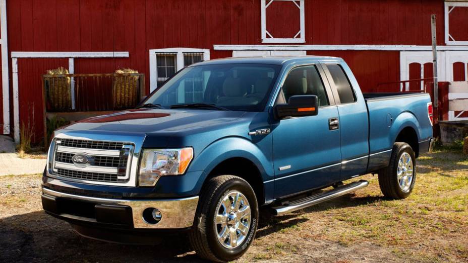 Proprietário pode escolher entre quatro motores | <a href="https://preprod.quatrorodas.abril.com.br/noticias/ford-f-150-chega-linha-2013-322561_p.shtml" target="_blank" rel="migration">Leia mais</a>