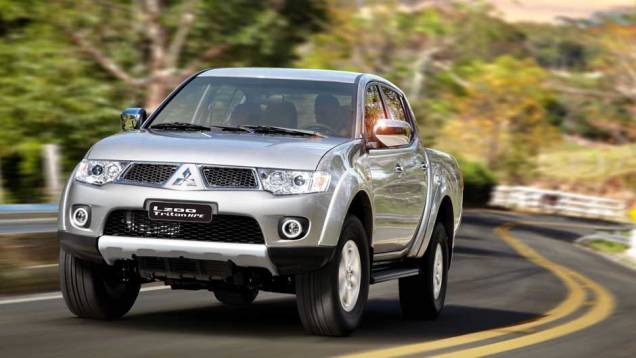 6º Lugar: Mitsubishi L200 Triton | Depreciação em um ano: -8,2% | Versão do carro que menos se depreciou: GLS 4x4-Mt 3.2 16v Tb-Ic Diesel 4p 6º Lugar: Mitsubishi L200 Triton | Depreciação em um ano: -8,2% | Versão do carro que menos se depreciou: GLS 4x4-Mt 3.2 16v Tb-Ic Diesel 4p