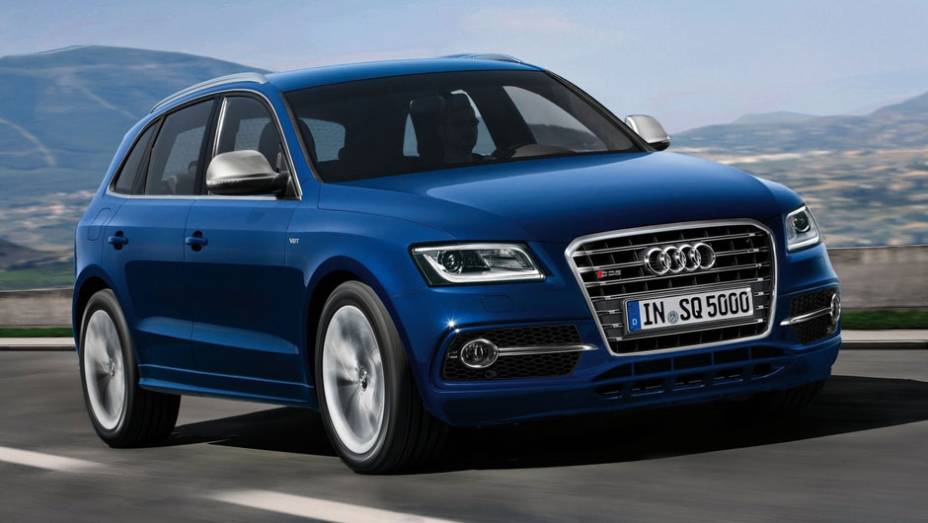 SQ5 &eacute; a vers&atilde;o esportiva do SUV Q5 | <a href="https://preprod.quatrorodas.abril.com.br/noticias/audi-mostra-sq5-tdi-versao-esportiva-q5-323175_p.shtml" rel="migration">Leia mais</a>
