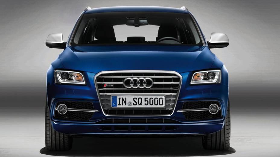 Grade e para-choque foram redesenhados | <a href="https://preprod.quatrorodas.abril.com.br/noticias/audi-mostra-sq5-tdi-versao-esportiva-q5-323175_p.shtml" rel="migration">Leia mais</a>