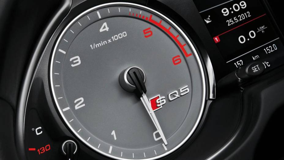 Painel de instrumentos foi revisado | <a href="https://preprod.quatrorodas.abril.com.br/noticias/audi-mostra-sq5-tdi-versao-esportiva-q5-323175_p.shtml" rel="migration">Leia mais</a>