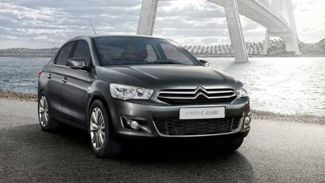 A frente lembra muito o novo C4 | <a href="https://preprod.quatrorodas.abril.com.br/noticias/citroen-lanca-sedas-c4-l-c-elysee-323407_p.shtml" rel="migration">Leia mais</a> A frente lembra muito o novo C4 | <a href="https://preprod.quatrorodas.abril.com.br/noticias/citroen-lanca-sedas-c4-l-c-elysee-323407_p.shtml" rel="migration">Leia mais</a>