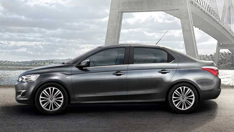 Embora seja praticamente um clone do 301, o C-Elys&eacute;e tem o DNA da Citro&euml;n | <a href="https://preprod.quatrorodas.abril.com.br/noticias/citroen-lanca-sedas-c4-l-c-elysee-323407_p.shtml" rel="migration">Leia mais</a>