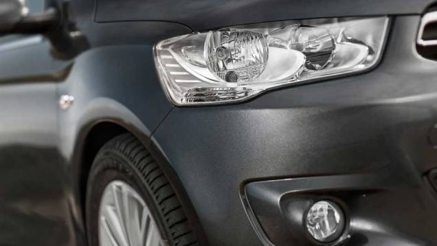 Produzido na Espanha, o veículo tem dimensões generosas - 4,43 metros de comprimento e 2,65 metros de distância entre-eixos | <a href="https://preprod.quatrorodas.abril.com.br/noticias/citroen-lanca-sedas-c4-l-c-elysee-323407_p.shtml" rel="migration">Leia mais</a> Produzido na Espanha, o veículo tem dimensões generosas - 4,43 metros de comprimento e 2,65 metros de distância entre-eixos | <a href="https://preprod.quatrorodas.abril.com.br/noticias/citroen-lanca-sedas-c4-l-c-elysee-323407_p.shtml" rel="migration">Leia mais</a>